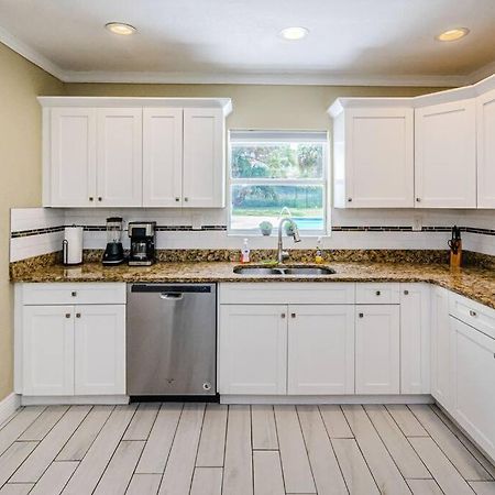 Beautiful Pool House In Old Seminole Heights! Villa Tampa Exterior photo