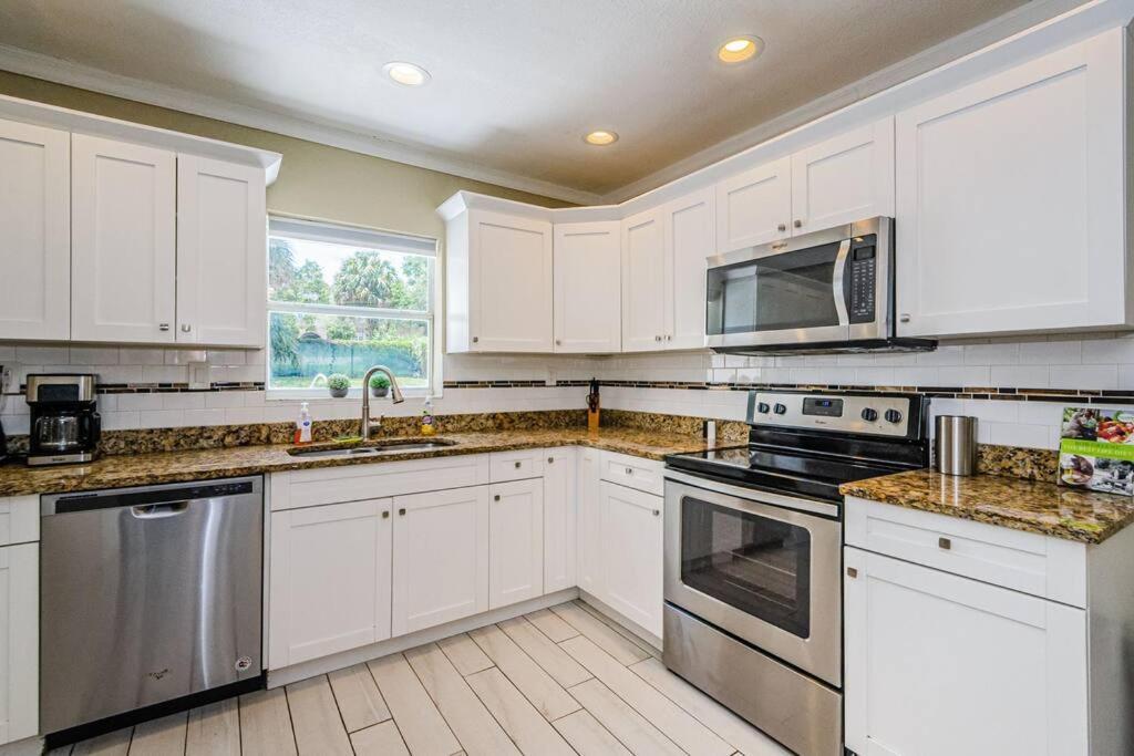 Beautiful Pool House In Old Seminole Heights! Villa Tampa Exterior photo