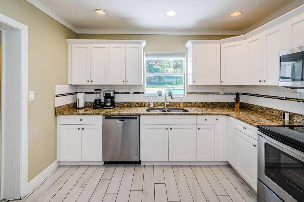 Beautiful Pool House In Old Seminole Heights! Villa Tampa Exterior photo